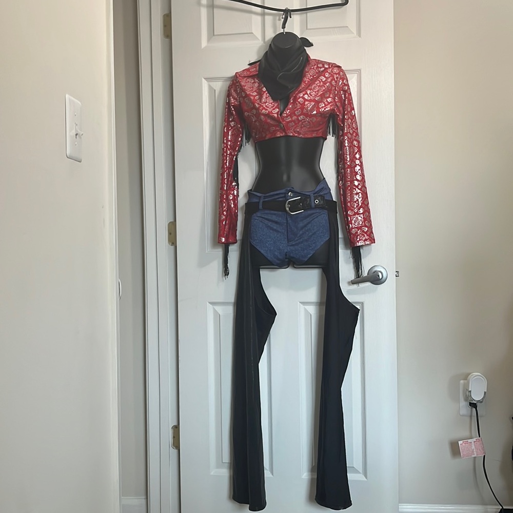 For play m/L cowgirl costume